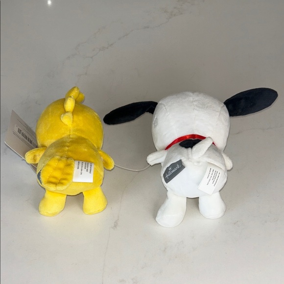 Hallmark Snoopy and Woodstock Peanuts Better Together Magnetic Plush Toy - Picture 5 of 8
